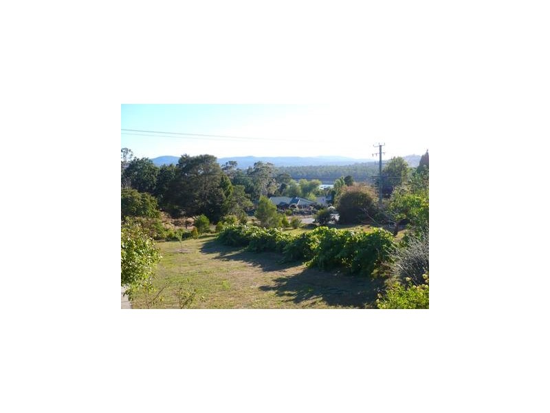 13 Main Road, Exeter TAS 7275