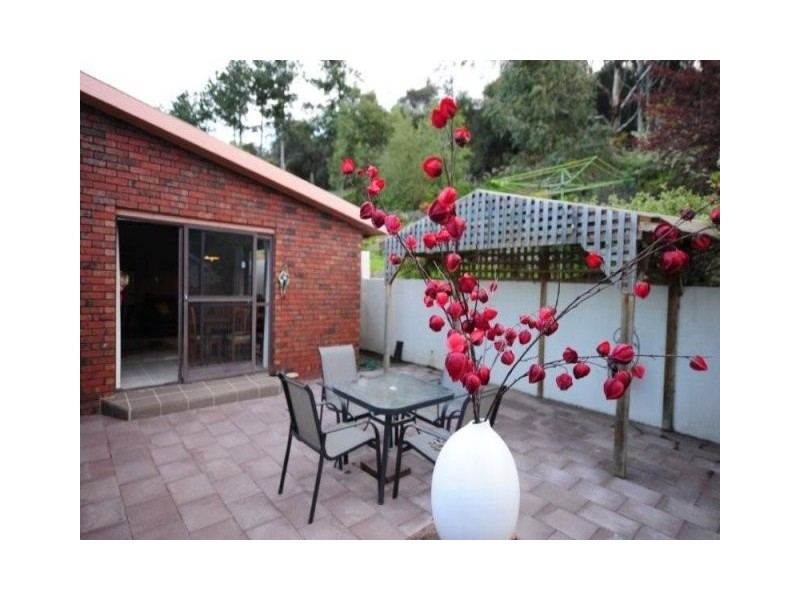 8 Alexander Avenue, West Launceston TAS 7250