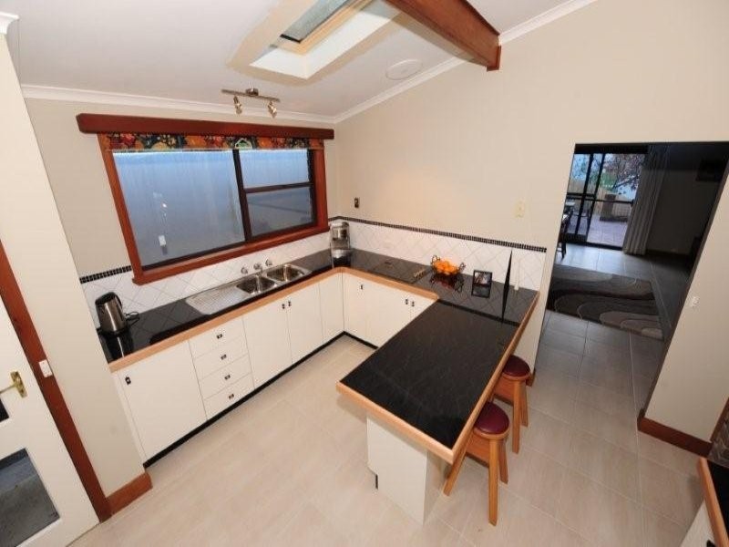 8 Alexander Avenue, West Launceston TAS 7250