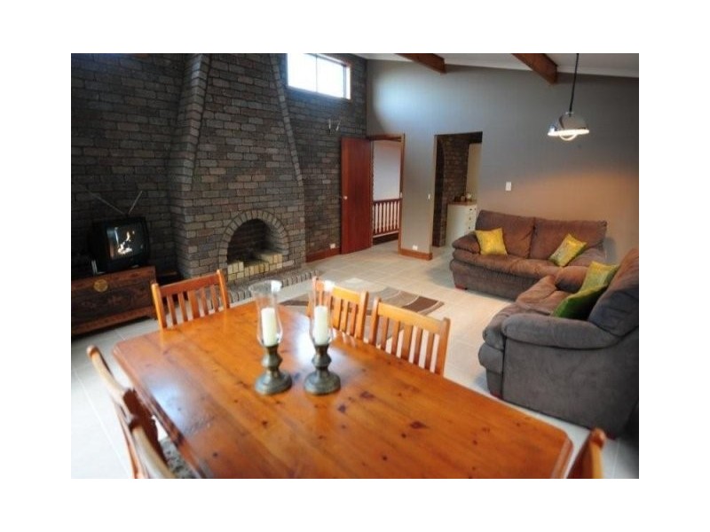 8 Alexander Avenue, West Launceston TAS 7250