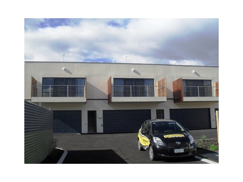 2/8a Queen Street, Invermay TAS 7248