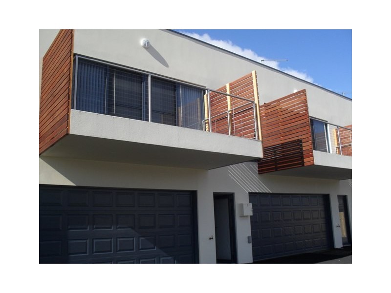 2/8a Queen Street, Invermay TAS 7248