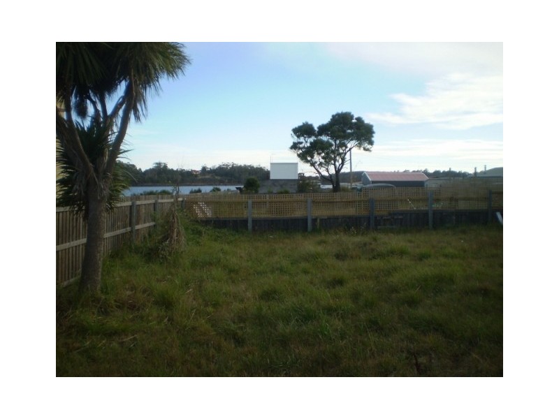 23  Lenborough Street, Beauty Point TAS 7270