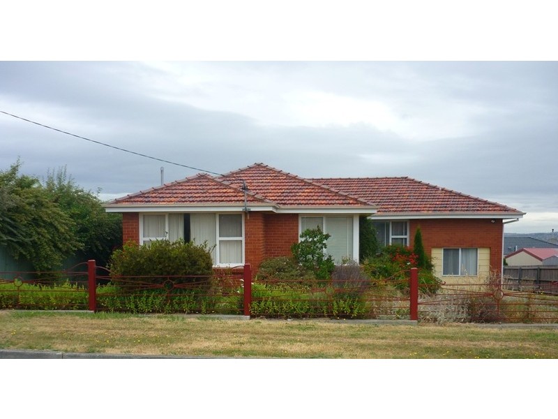 16 Arnold Street, Newnham TAS 7248