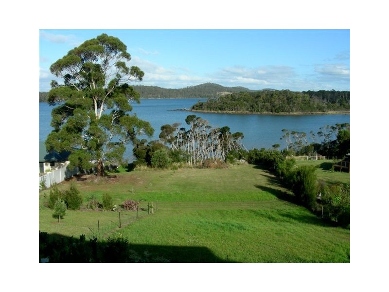 22  Flinders Street, Beauty Point TAS 7270