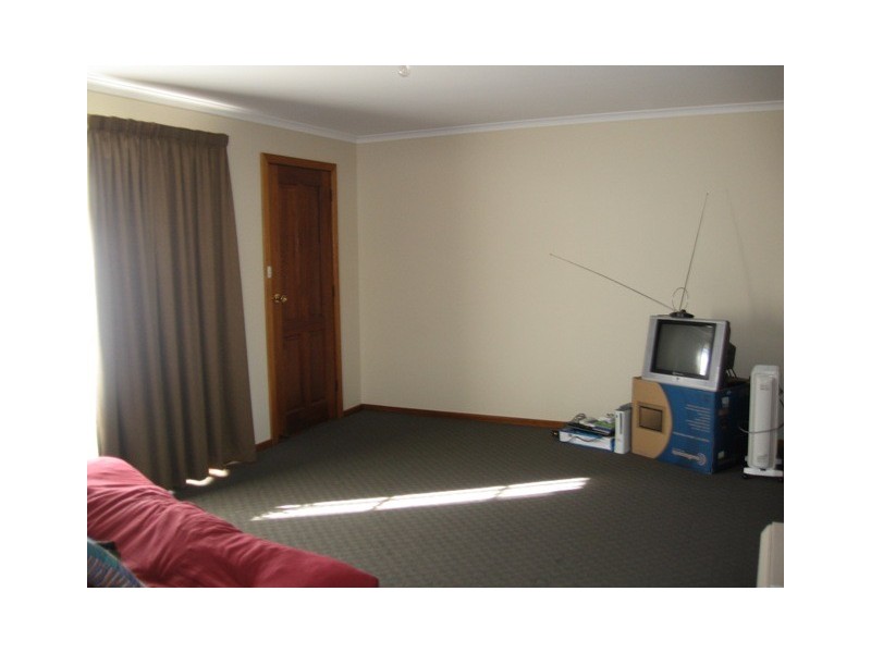 Unit 1/32 Camira Street, Newnham TAS 7248