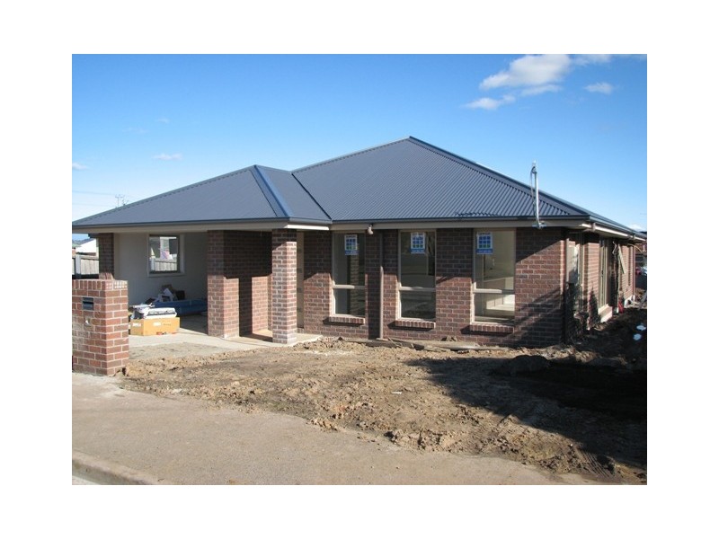 1 Wallace Street, Newnham TAS 7248