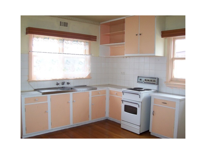 15 Cornwall Crescent, Newnham TAS 7248