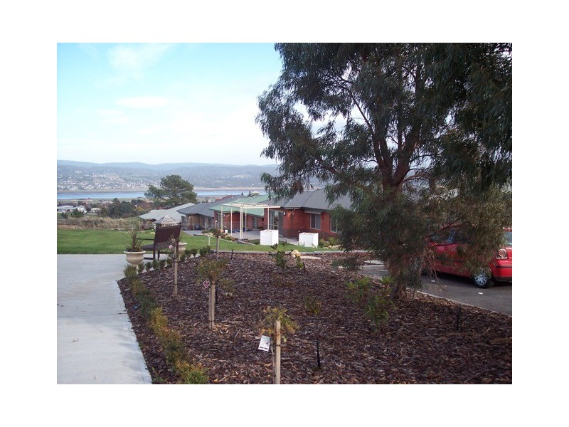 6/3  Tallentine Road, Newnham TAS 7248