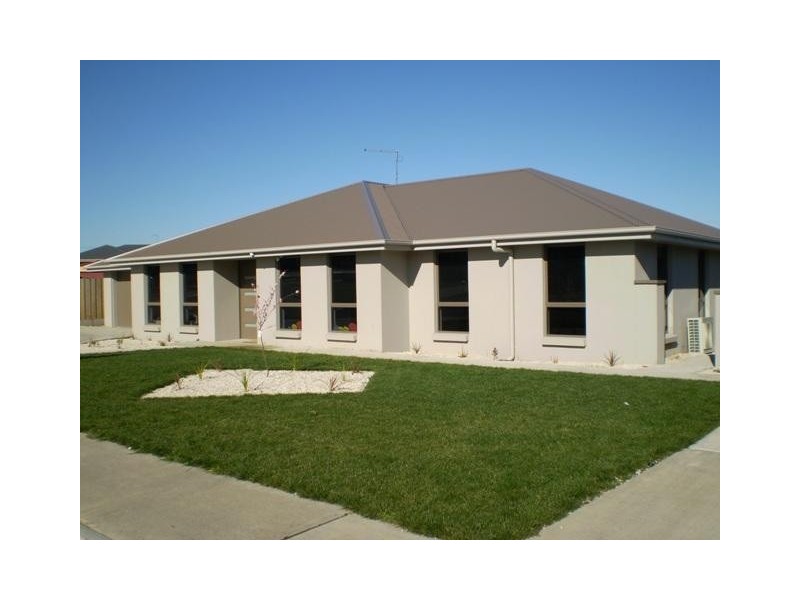 11 Comice Place, Newnham TAS 7248