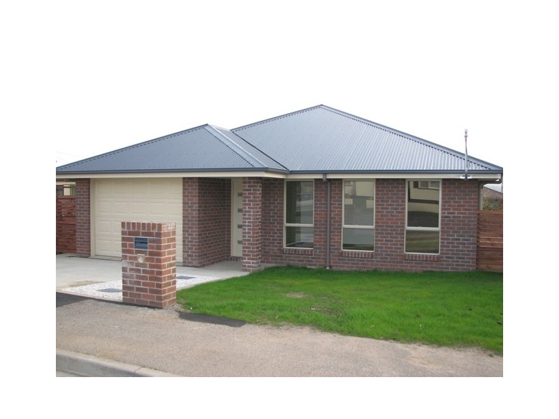 1 Wallace Street, Newnham TAS 7248