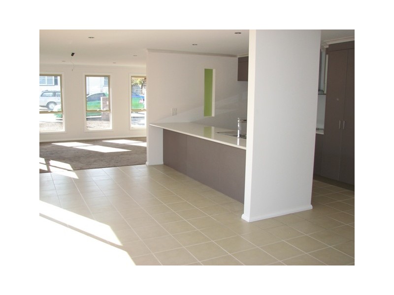 1 Wallace Street, Newnham TAS 7248