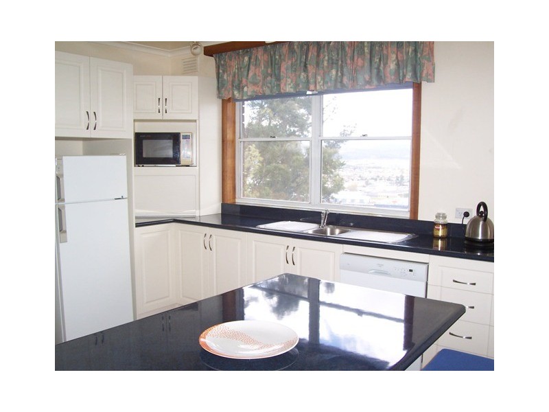 16 Floreat Crescent, Trevallyn TAS 7250