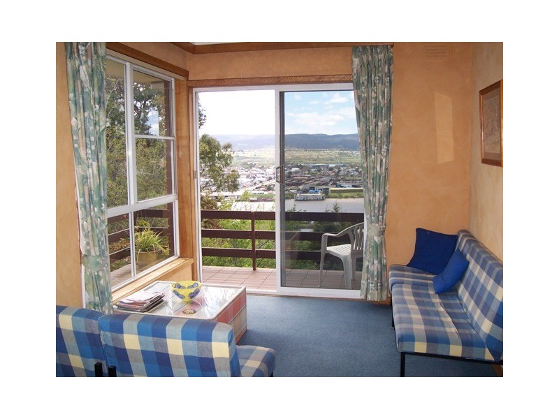 16 Floreat Crescent, Trevallyn TAS 7250