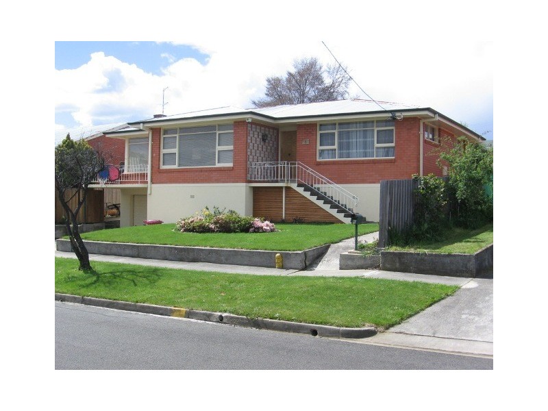 6 Swan Street, Newnham TAS 7248