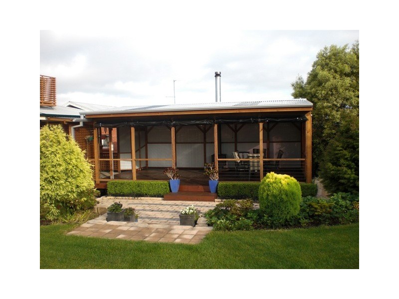 6 Swan Street, Newnham TAS 7248