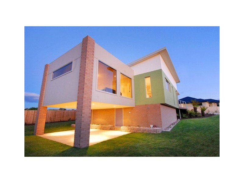 6 Adloch Place, Newnham TAS 7248