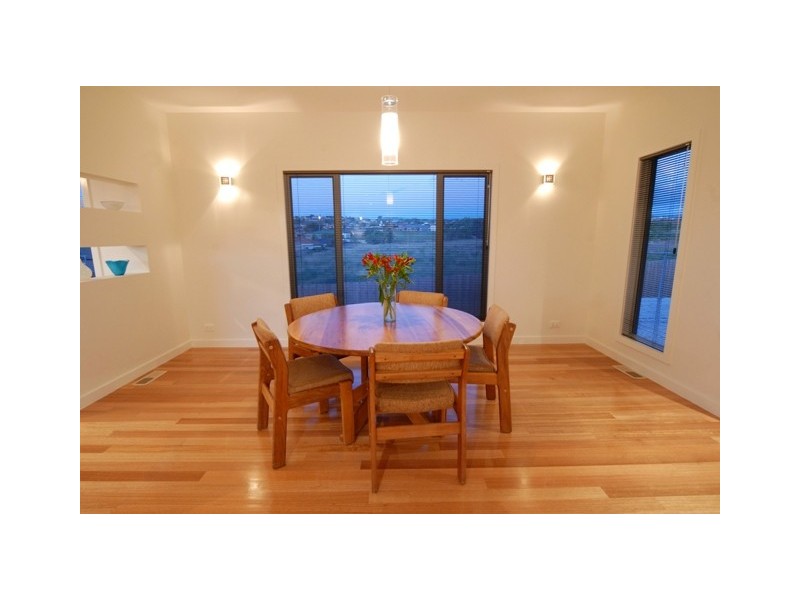 6 Adloch Place, Newnham TAS 7248