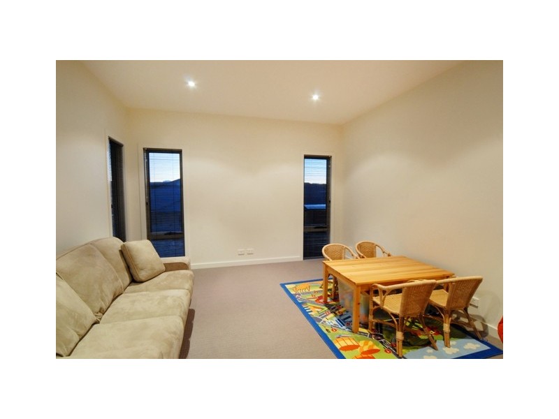 6 Adloch Place, Newnham TAS 7248