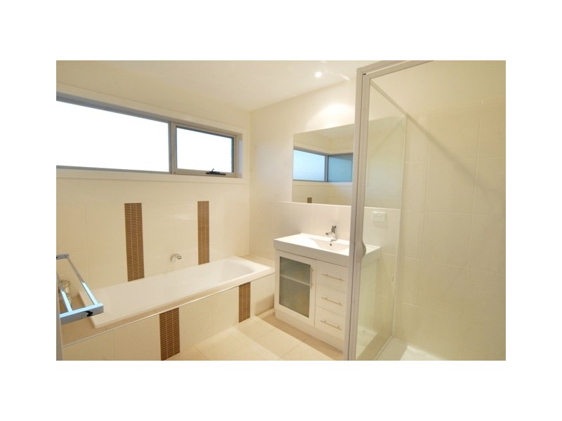 6 Adloch Place, Newnham TAS 7248