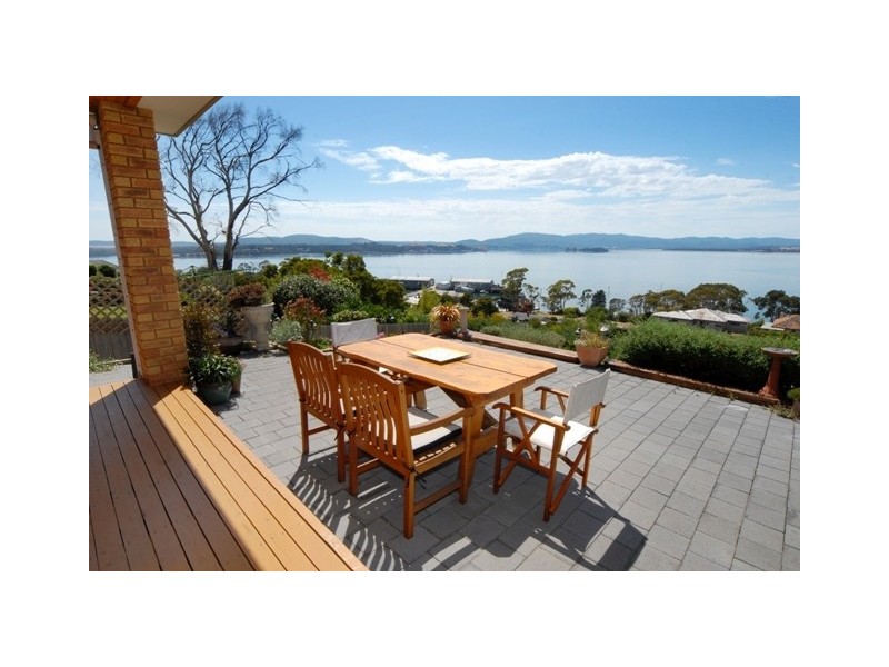 144 Oxford Street, Beauty Point TAS 7270