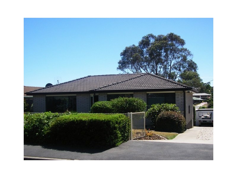 Summerhill TAS 7250