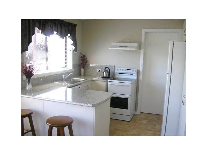 Summerhill TAS 7250