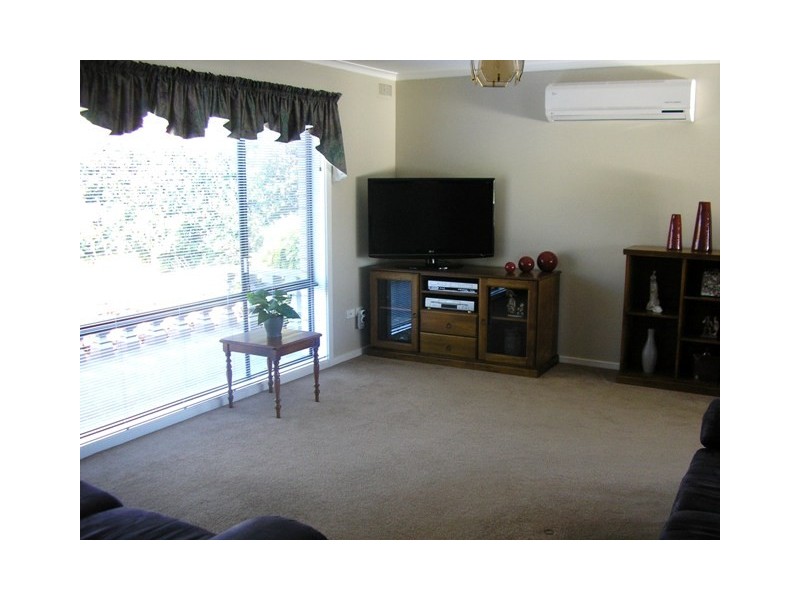 Summerhill TAS 7250