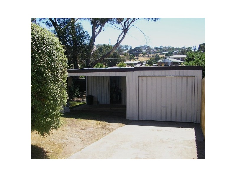 Summerhill TAS 7250