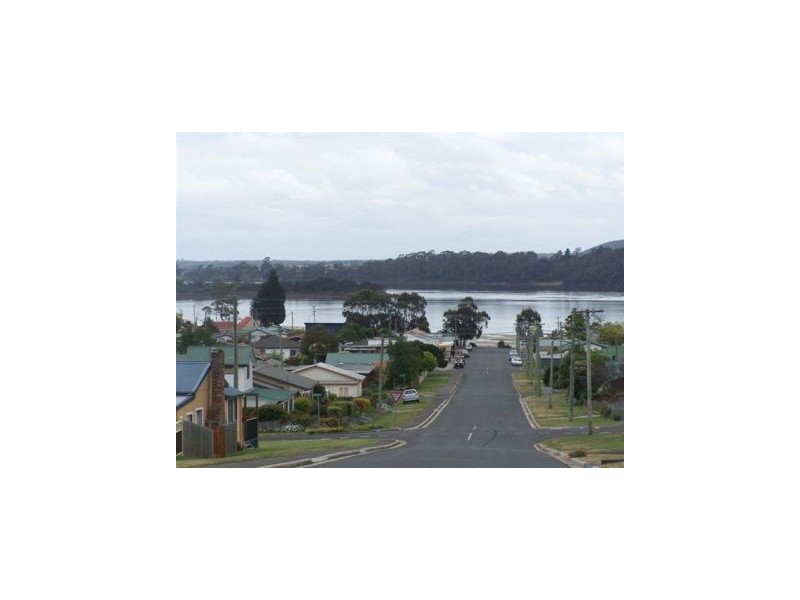 146 Charles Street, Beauty Point TAS 7270