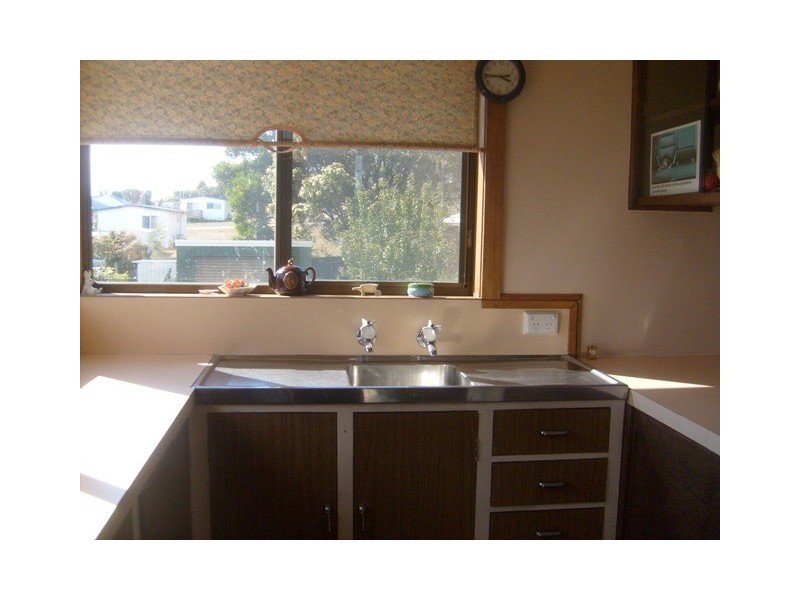 148 Charles Street, Beauty Point TAS 7270