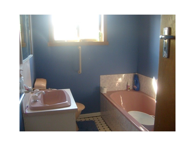 148 Charles Street, Beauty Point TAS 7270