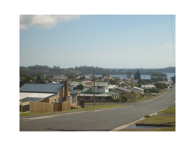 148 Charles Street, Beauty Point TAS 7270