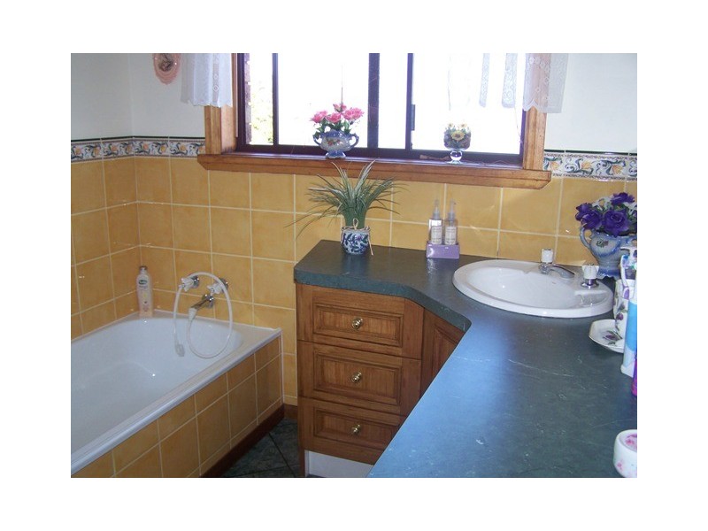 2 Ernest Street, Beauty Point TAS 7270