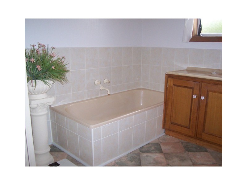 2 Belmont Court, Newnham TAS 7248