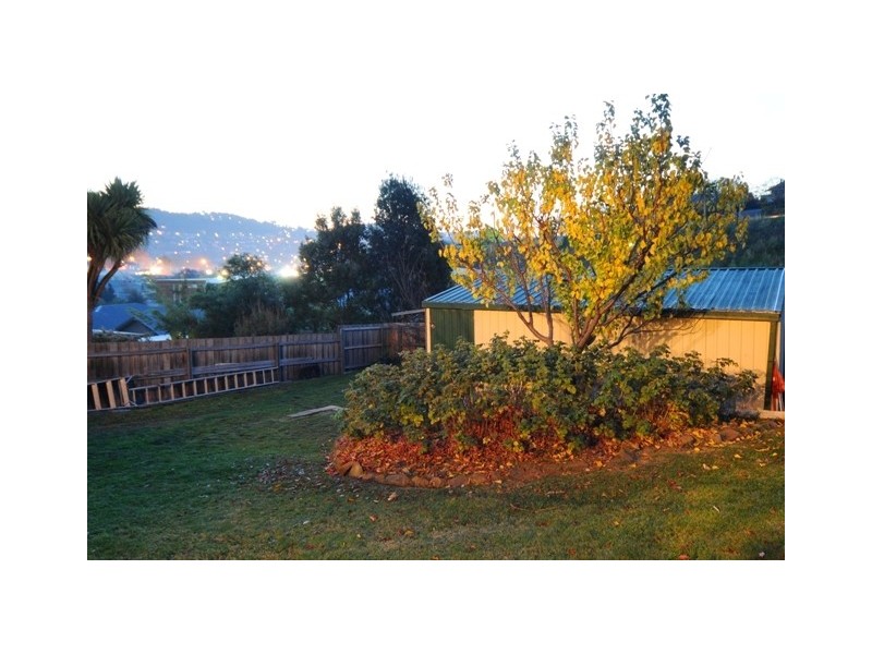 17 Leslie Place, South Launceston TAS 7249