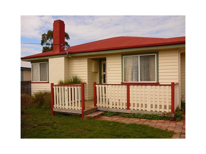 1 Carins Street, Waverley TAS 7250