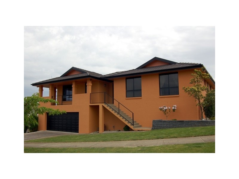2 Picasso Place, Newnham TAS 7248