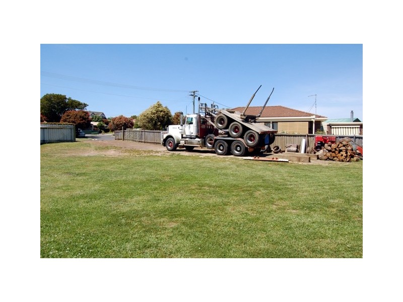 8 Belmont Court, Newnham TAS 7248