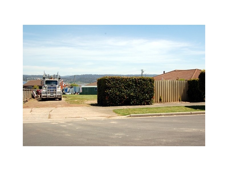 8 Belmont Court, Newnham TAS 7248