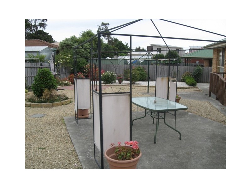 27 Rothesay Close, Newnham TAS 7248