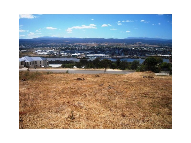 37 Floreat Crescent, Trevallyn TAS 7250