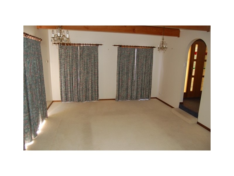 8 Benwerrin Crescent, Norwood TAS 7250