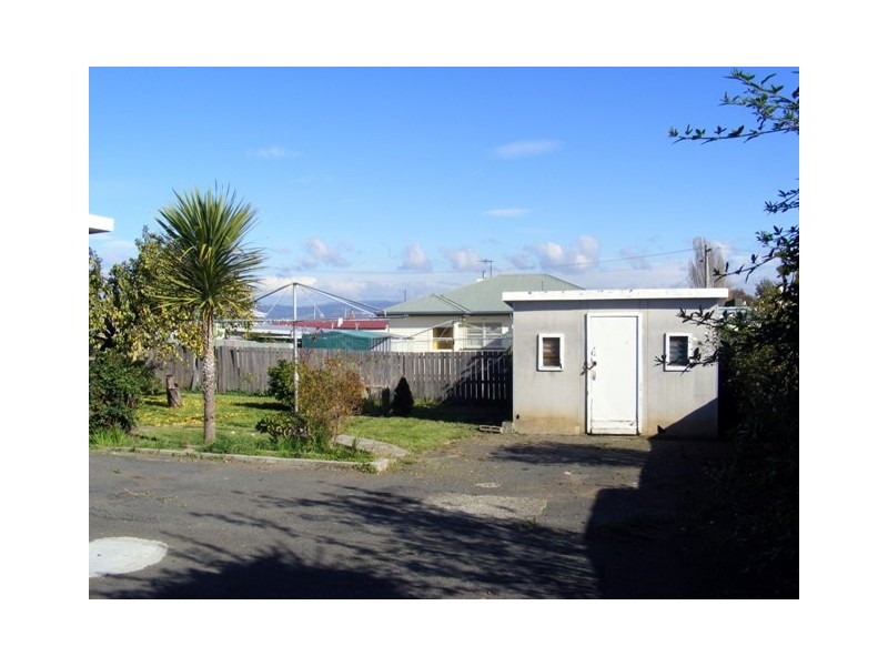 1 Wadley Street, Newnham TAS 7248