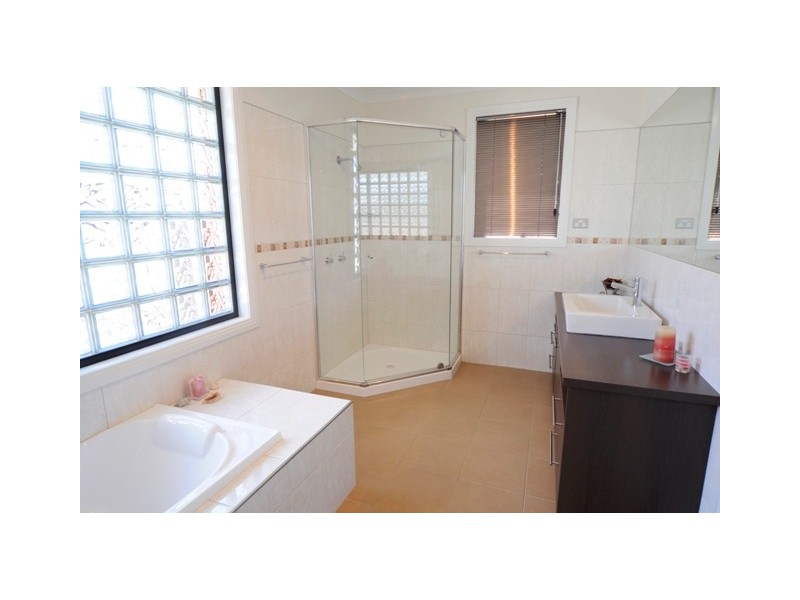 1 Grange Court, Newnham TAS 7248