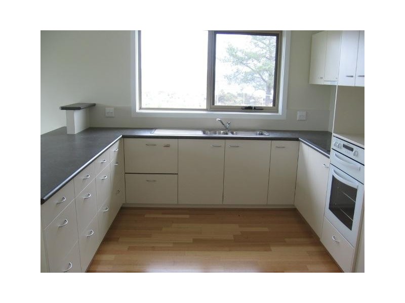 8/3 Tallentine Road, Newnham TAS 7248