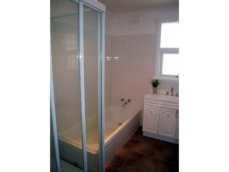 22  Paringa Avenue, Newnham TAS 7248