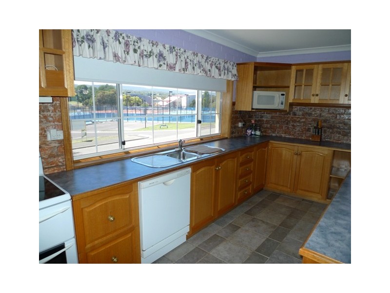46 Racecourse Crescent, Launceston TAS 7250