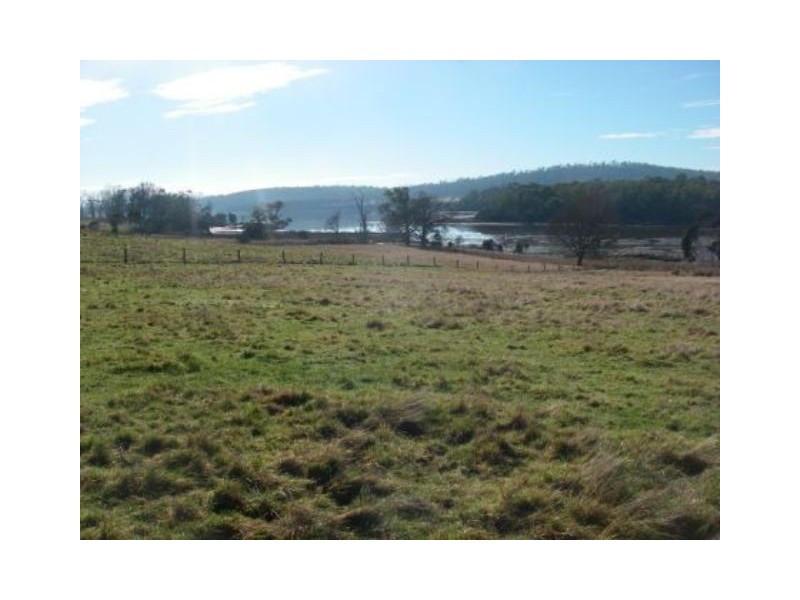 38 Whites Road, Beaconsfield TAS 7270