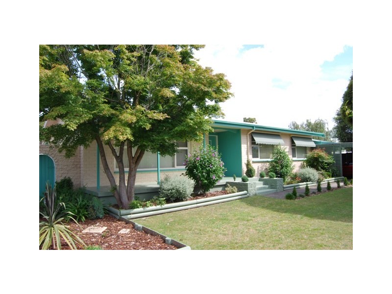 1 Nairana Street, Gravelly Beach TAS 7276